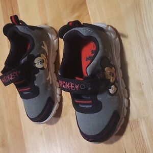 Mickey Mouse child's shoes size 7